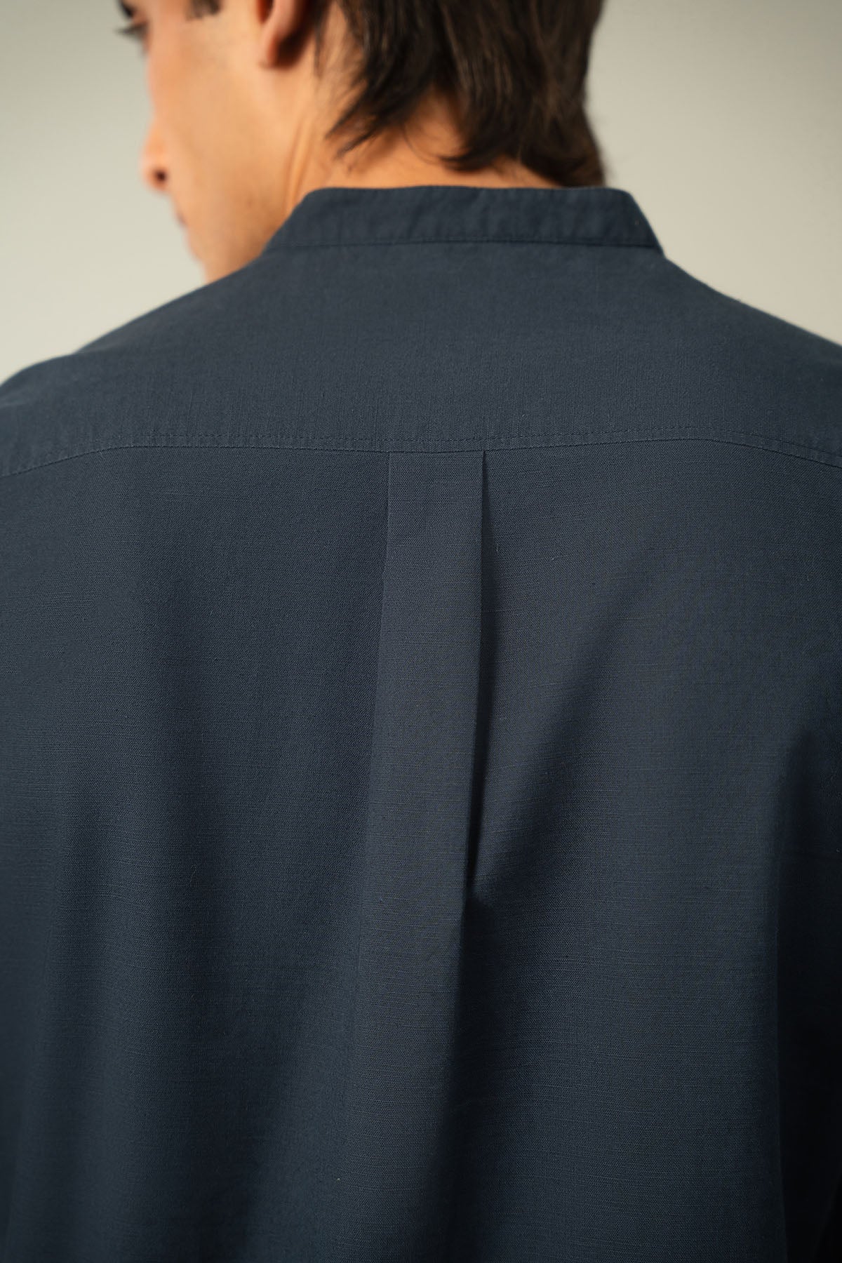 CLASSIC LINEN SHIRT - Image 7