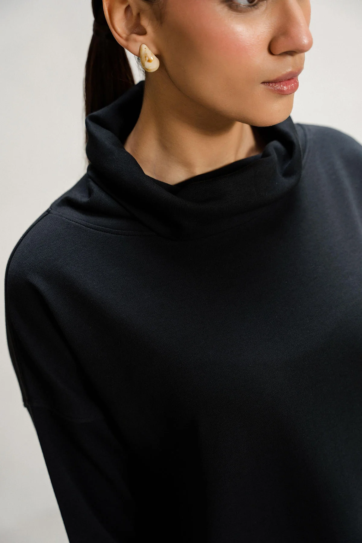 COWL NECK SWEATSHIRT - Image 4