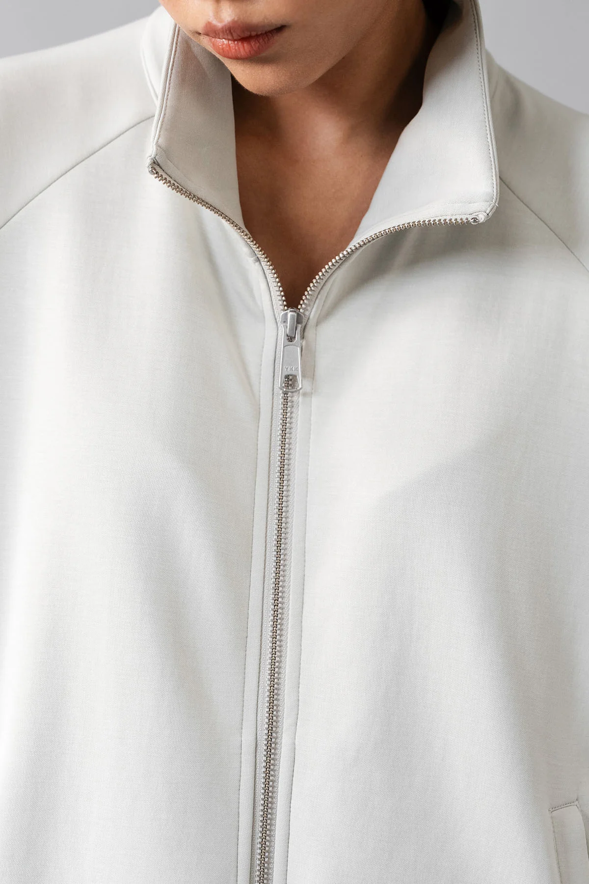 MOCK NECK ZIPPER - CLOUDLUX - Image 2