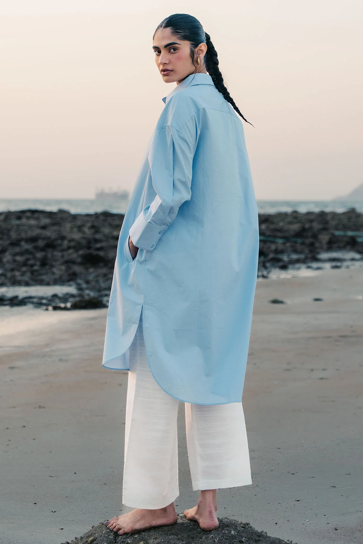 ROUND HEM POPLIN SHIRT - Image 3