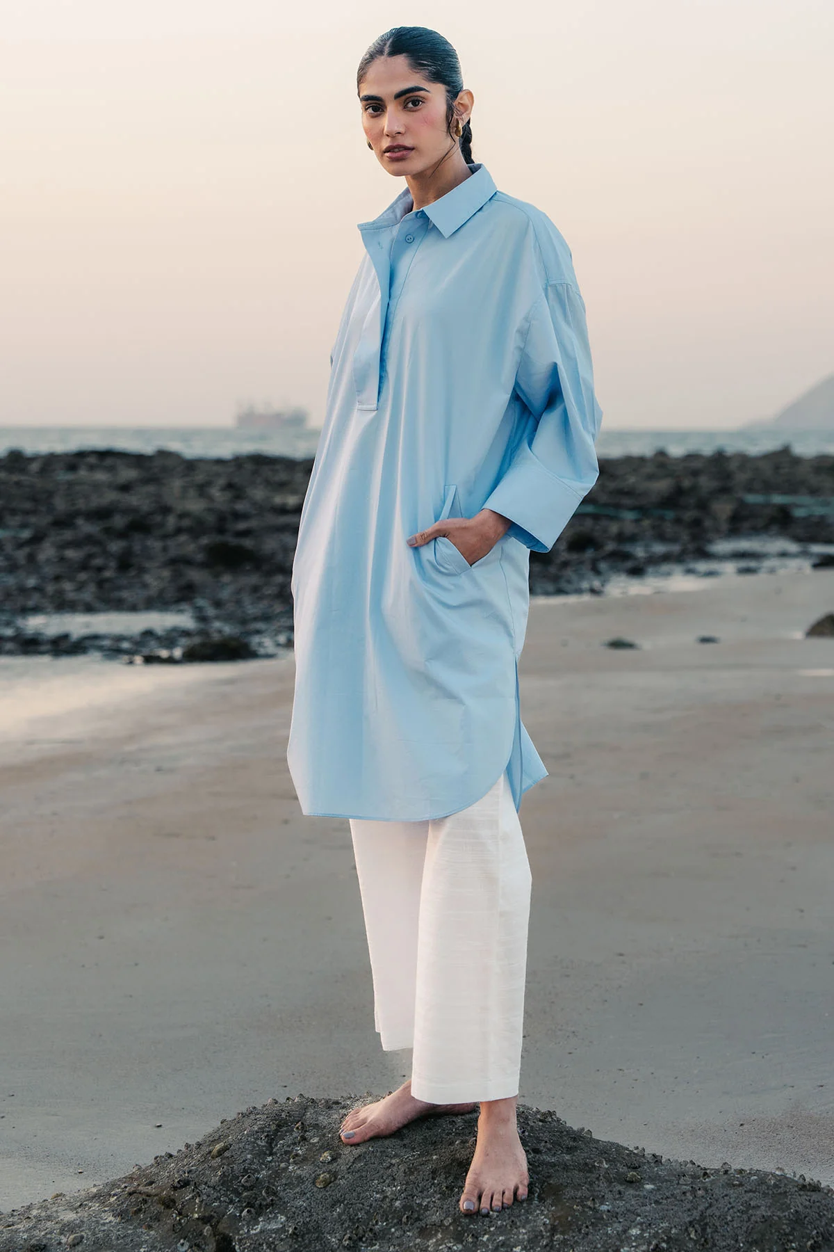 ROUND HEM POPLIN SHIRT - Image 8