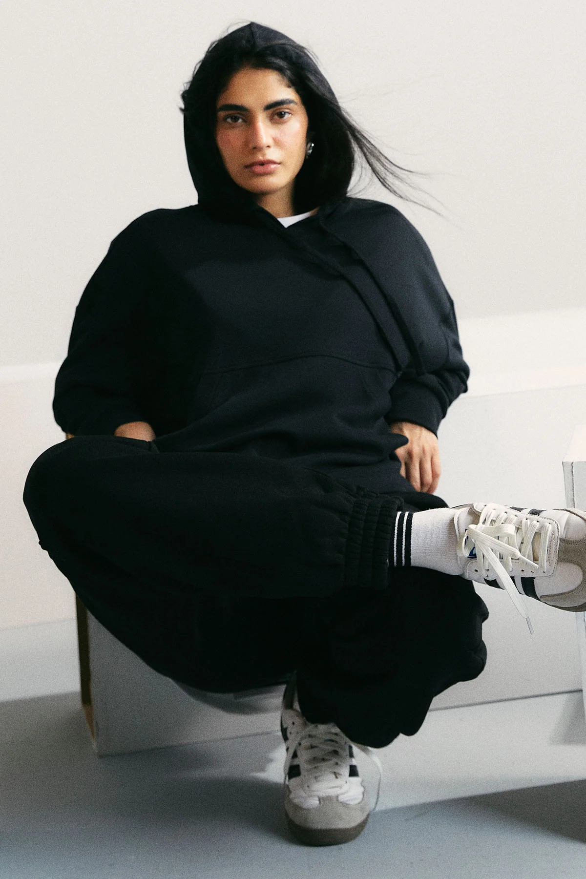 PULL OVER HOODIE - FLEECE - Image 3