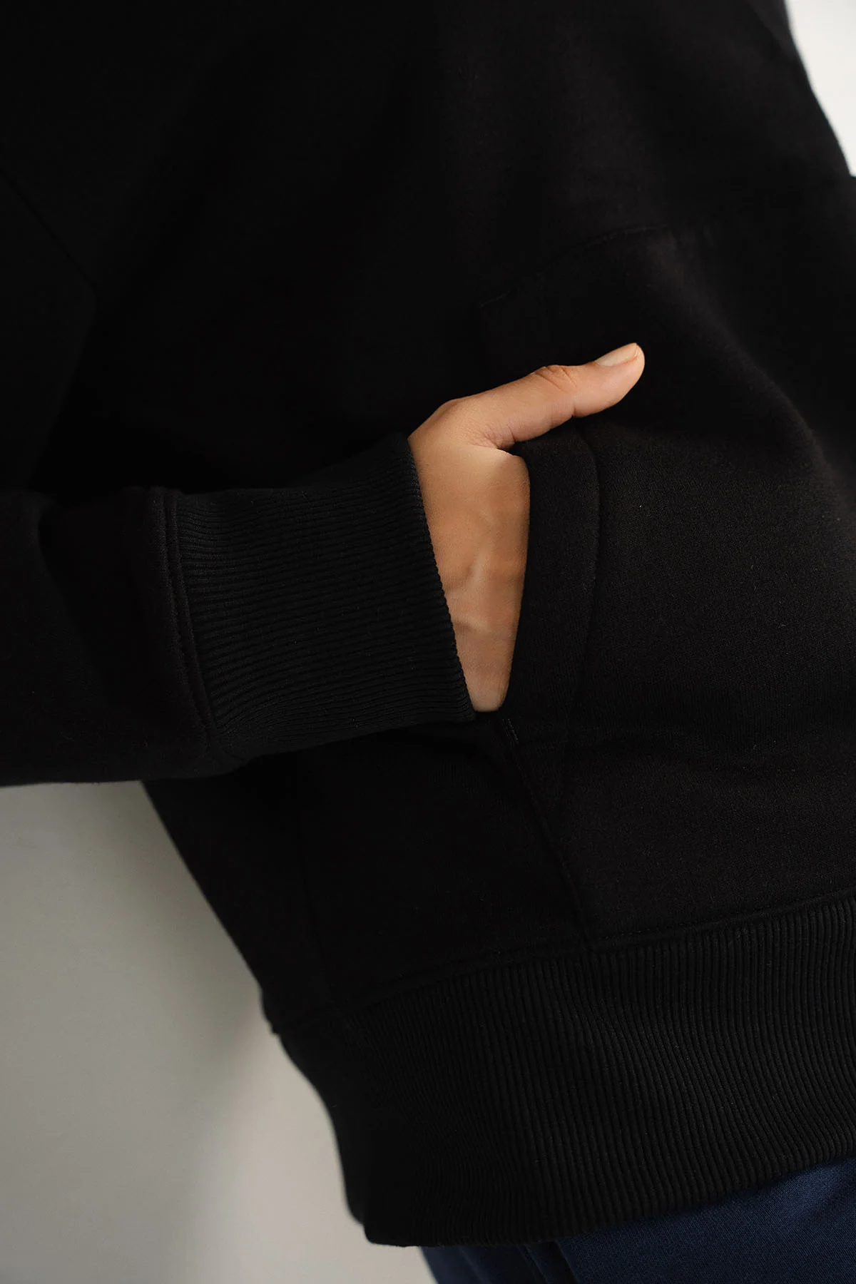 PULL OVER HOODIE - FLEECE - Image 4