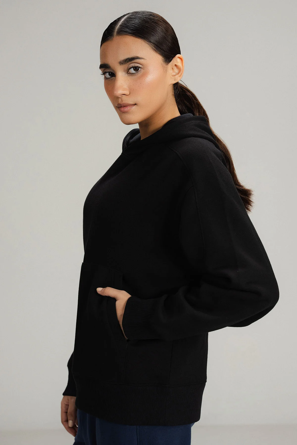 PULL OVER HOODIE - FLEECE - Image 5