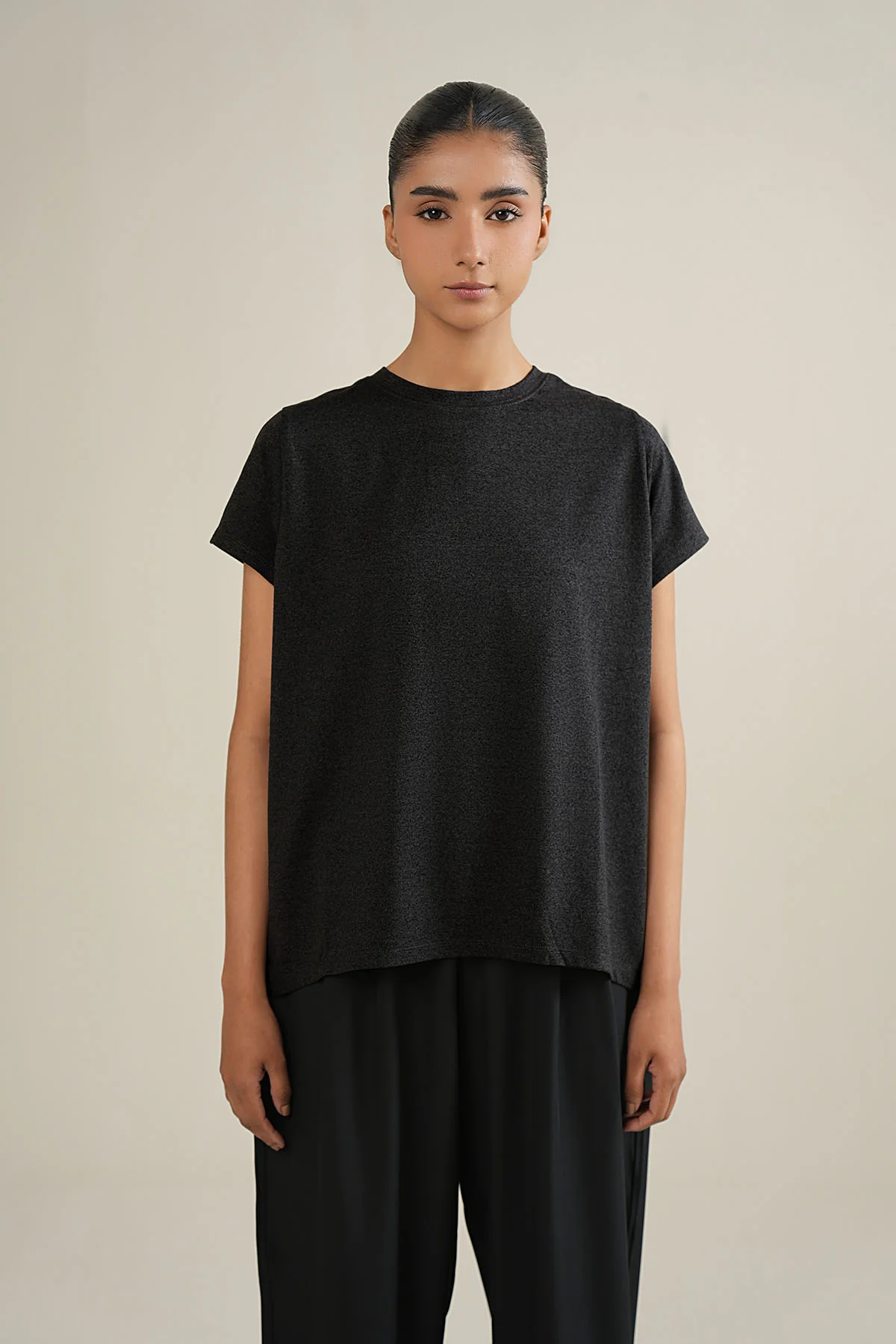 WOMEN STUDIO EASE TEE - Image 3