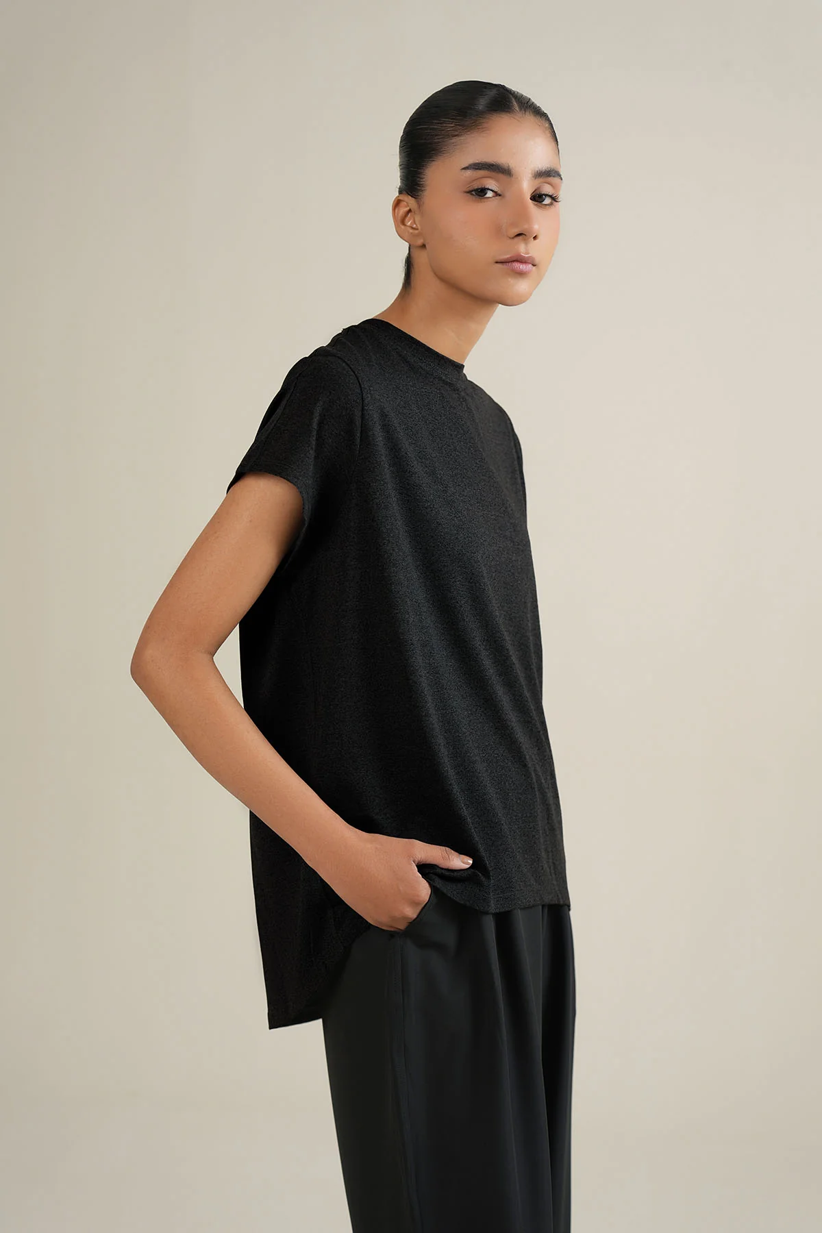 WOMEN STUDIO EASE TEE - Image 5