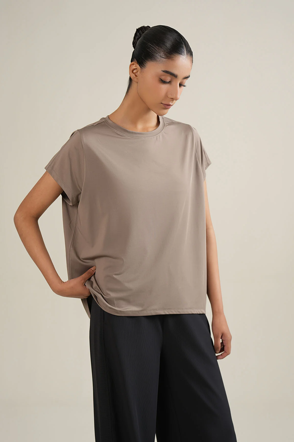 WOMEN STUDIO EASE TEE