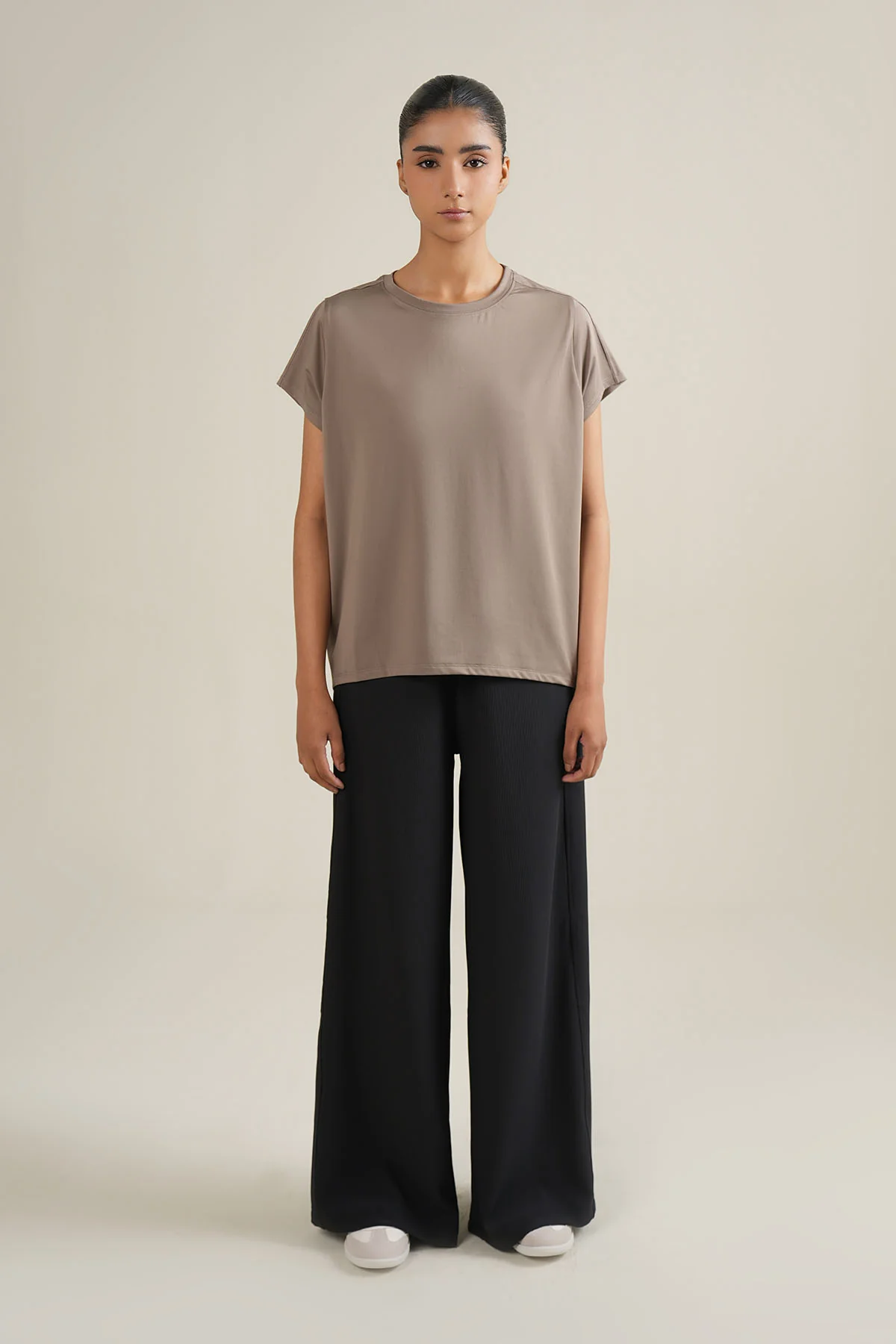 WOMEN STUDIO EASE TEE - Image 2