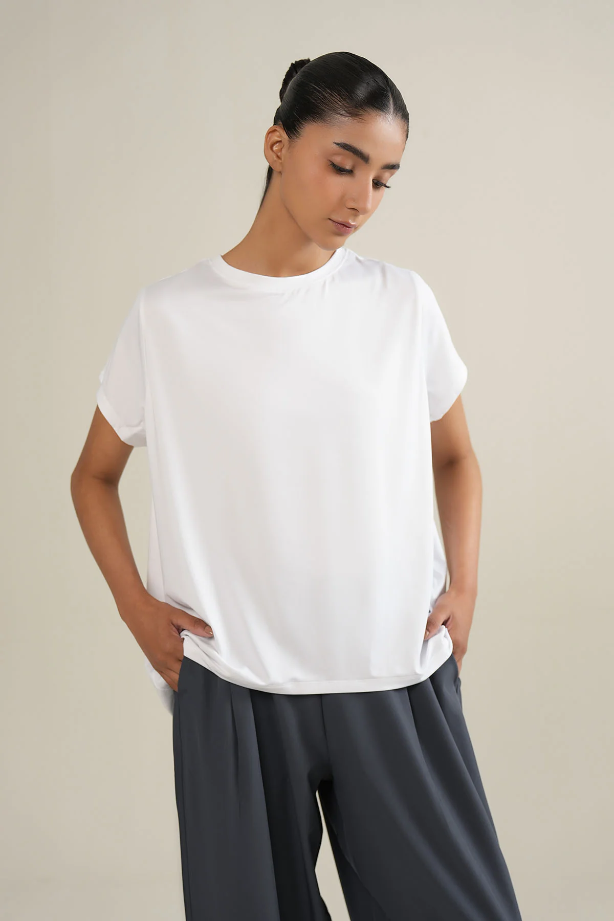 WOMEN STUDIO EASE TEE