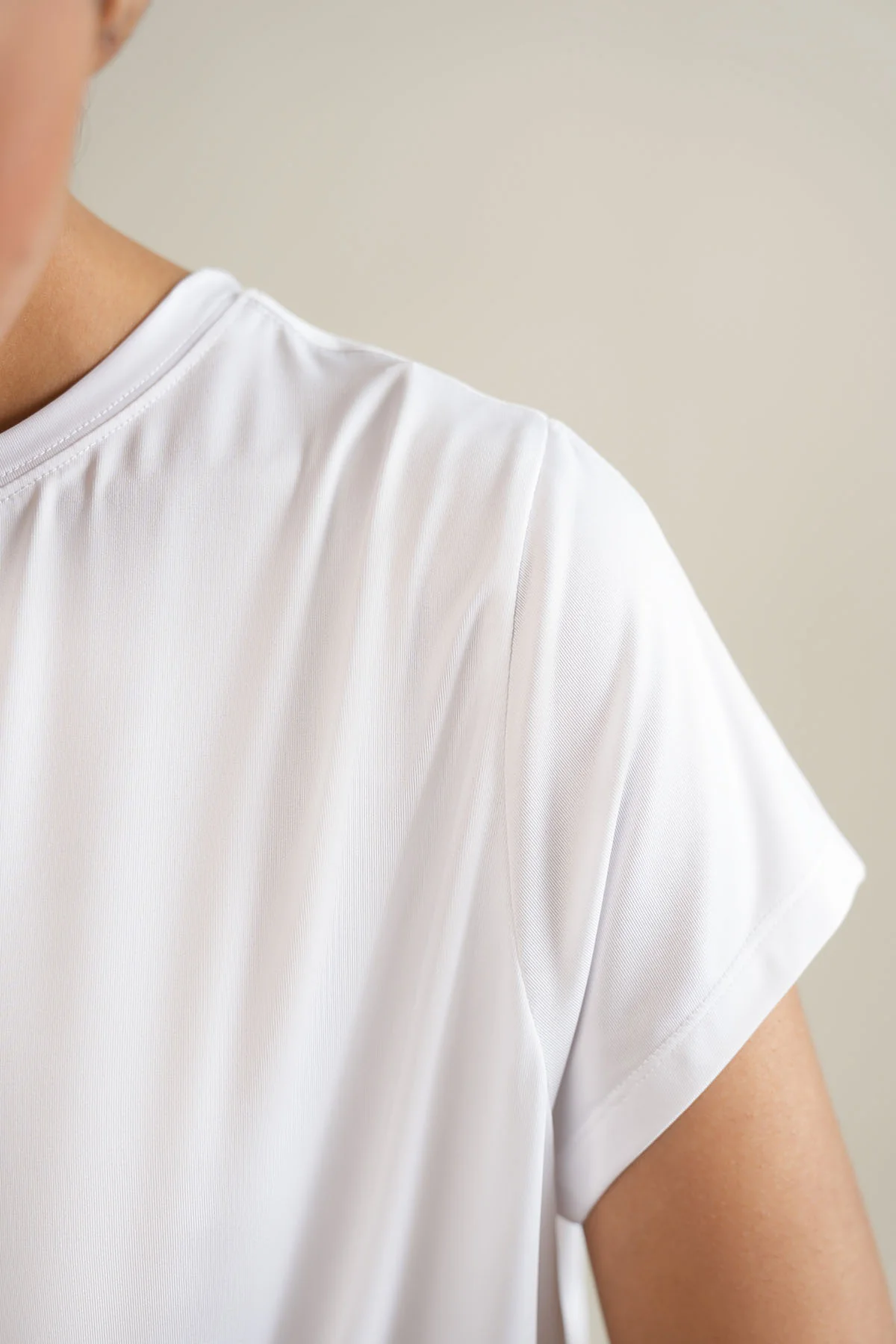 WOMEN STUDIO EASE TEE - Image 2
