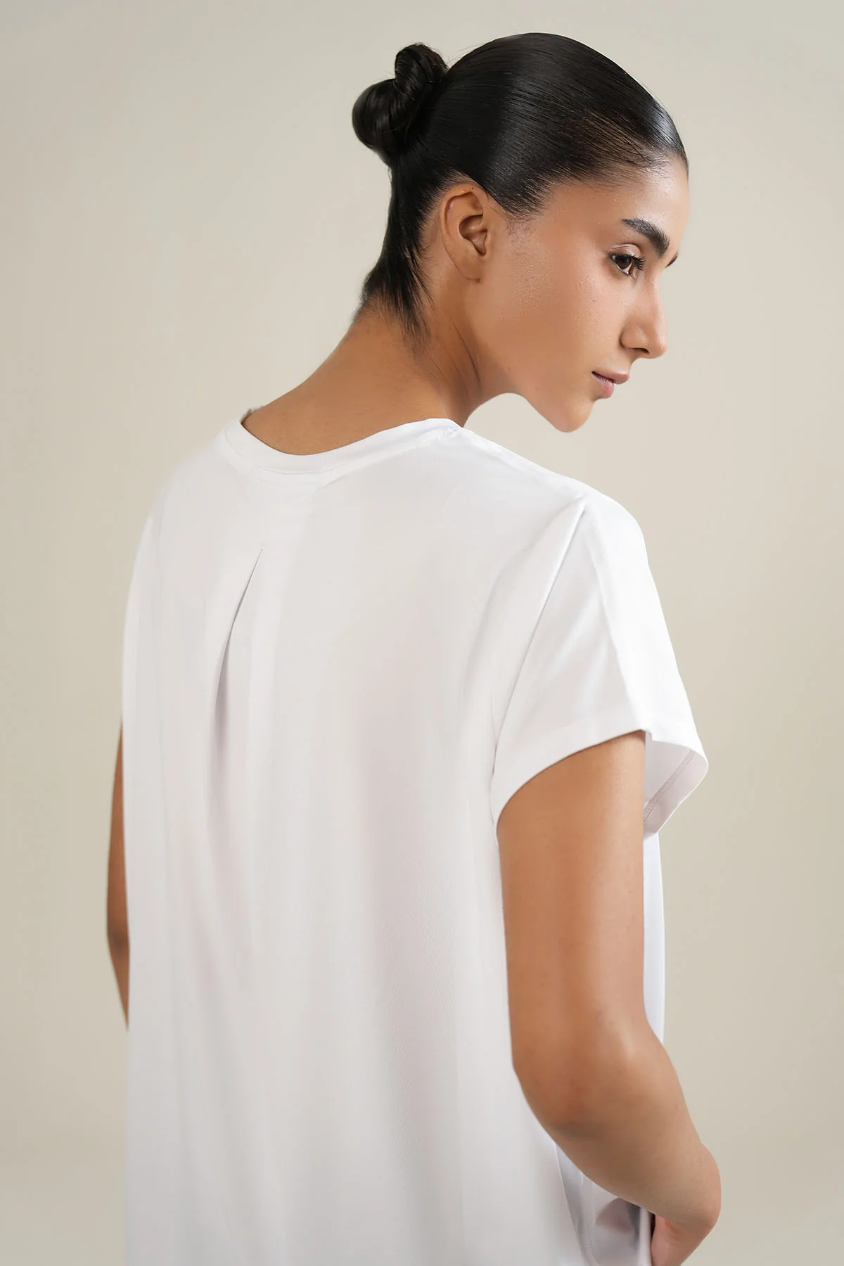 WOMEN STUDIO EASE TEE - Image 4
