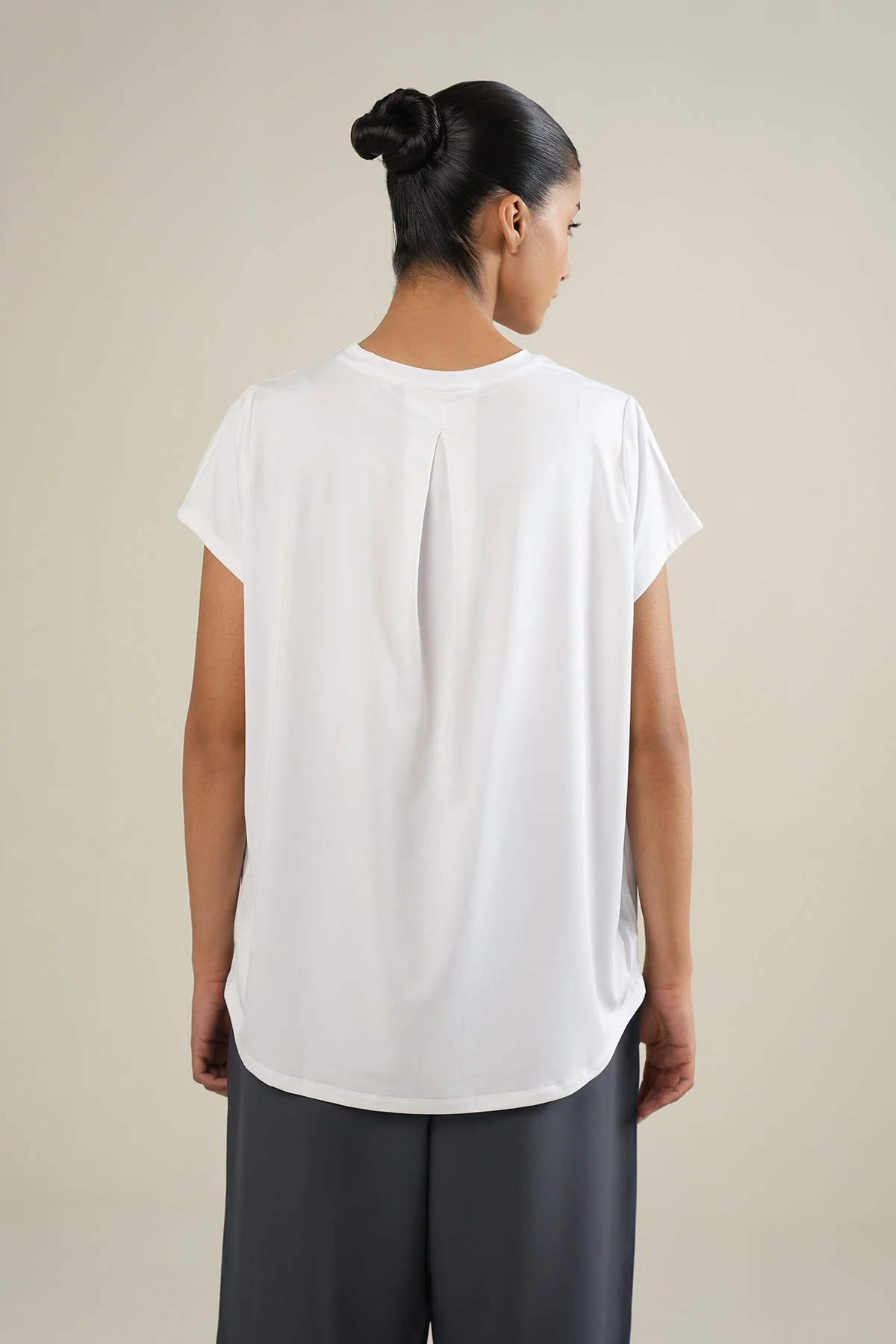 WOMEN STUDIO EASE TEE - Image 6