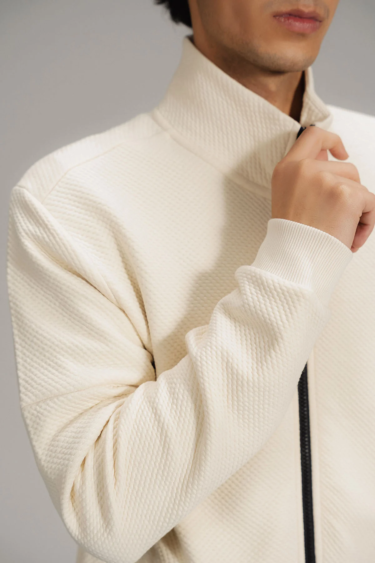TEXTURED LUXE ZIP UP JACKET - Image 10