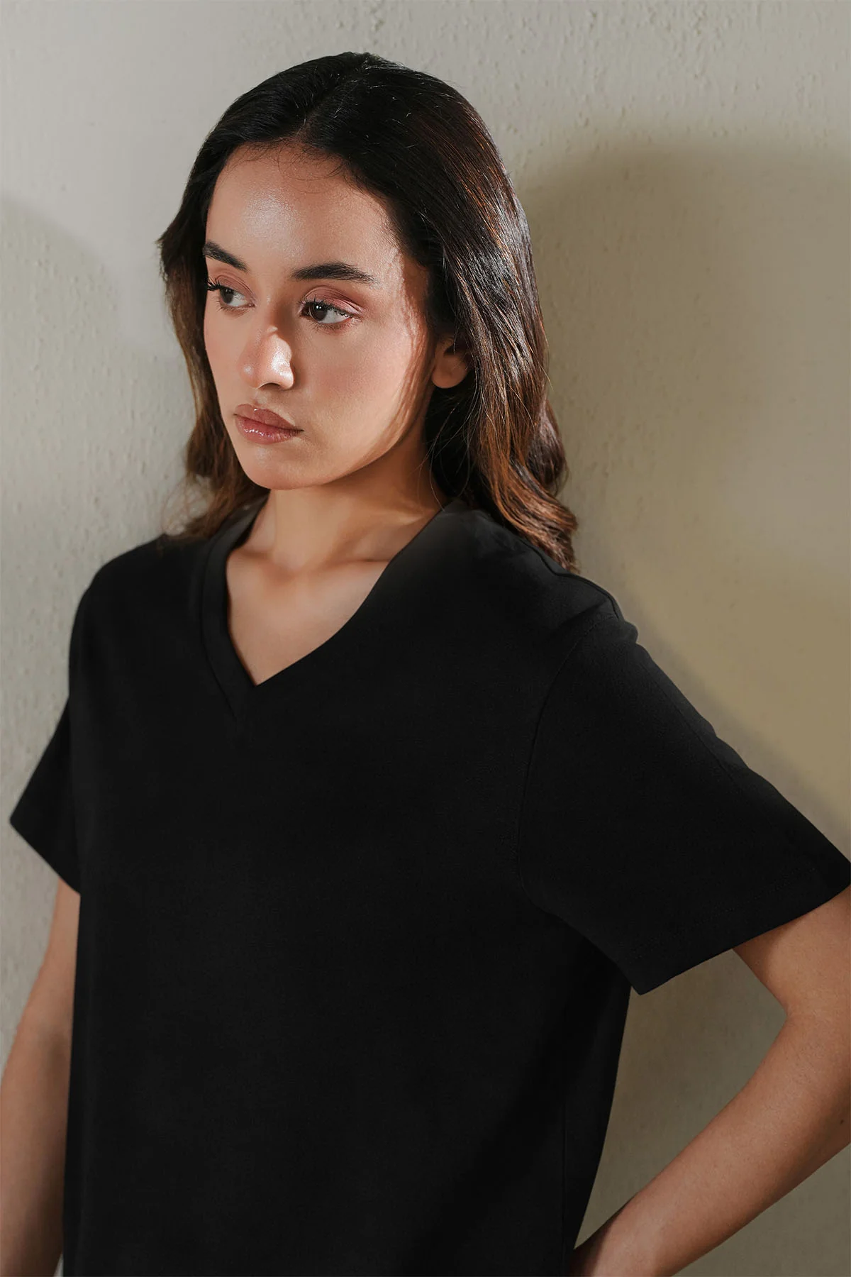 T-SHIRT V-NECK SUPIMA COTTON - Image 4
