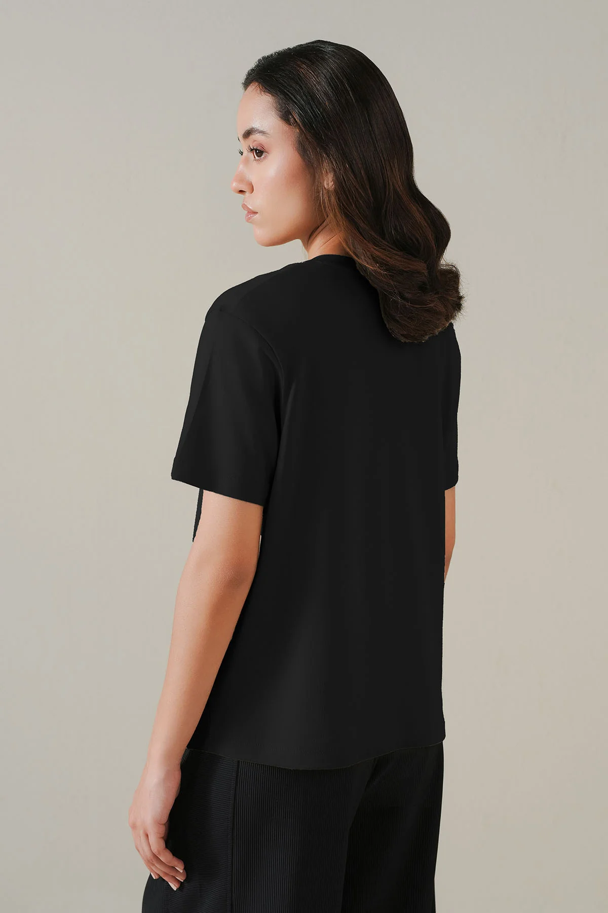 T-SHIRT V-NECK SUPIMA COTTON - Image 7