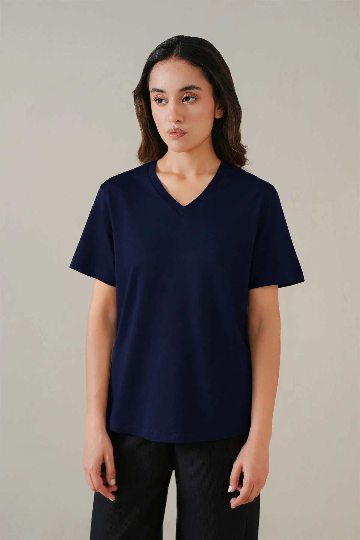 T-SHIRT V-NECK SUPIMA COTTON - Image 3