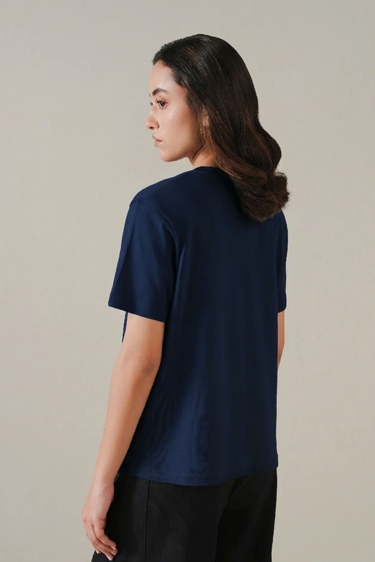 T-SHIRT V-NECK SUPIMA COTTON - Image 7