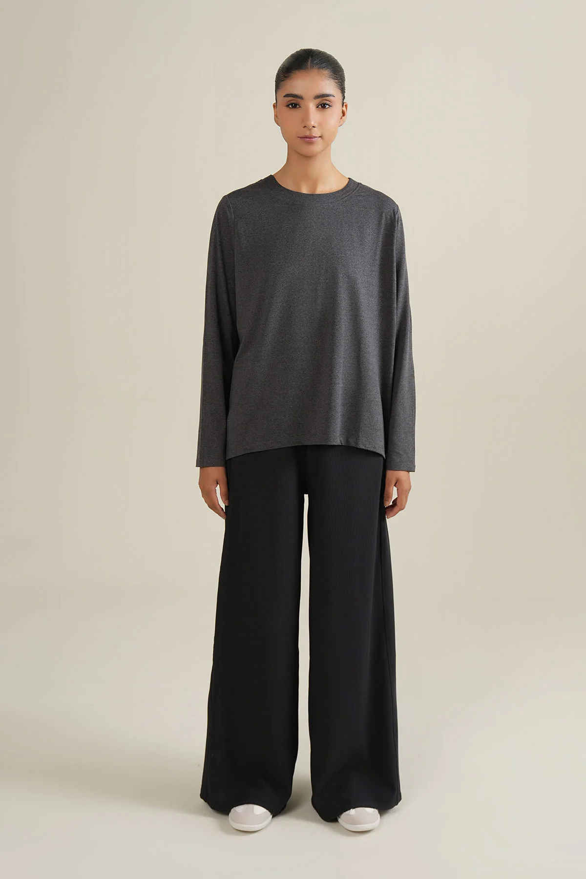 WOMEN WITH EASE TOP - Image 5