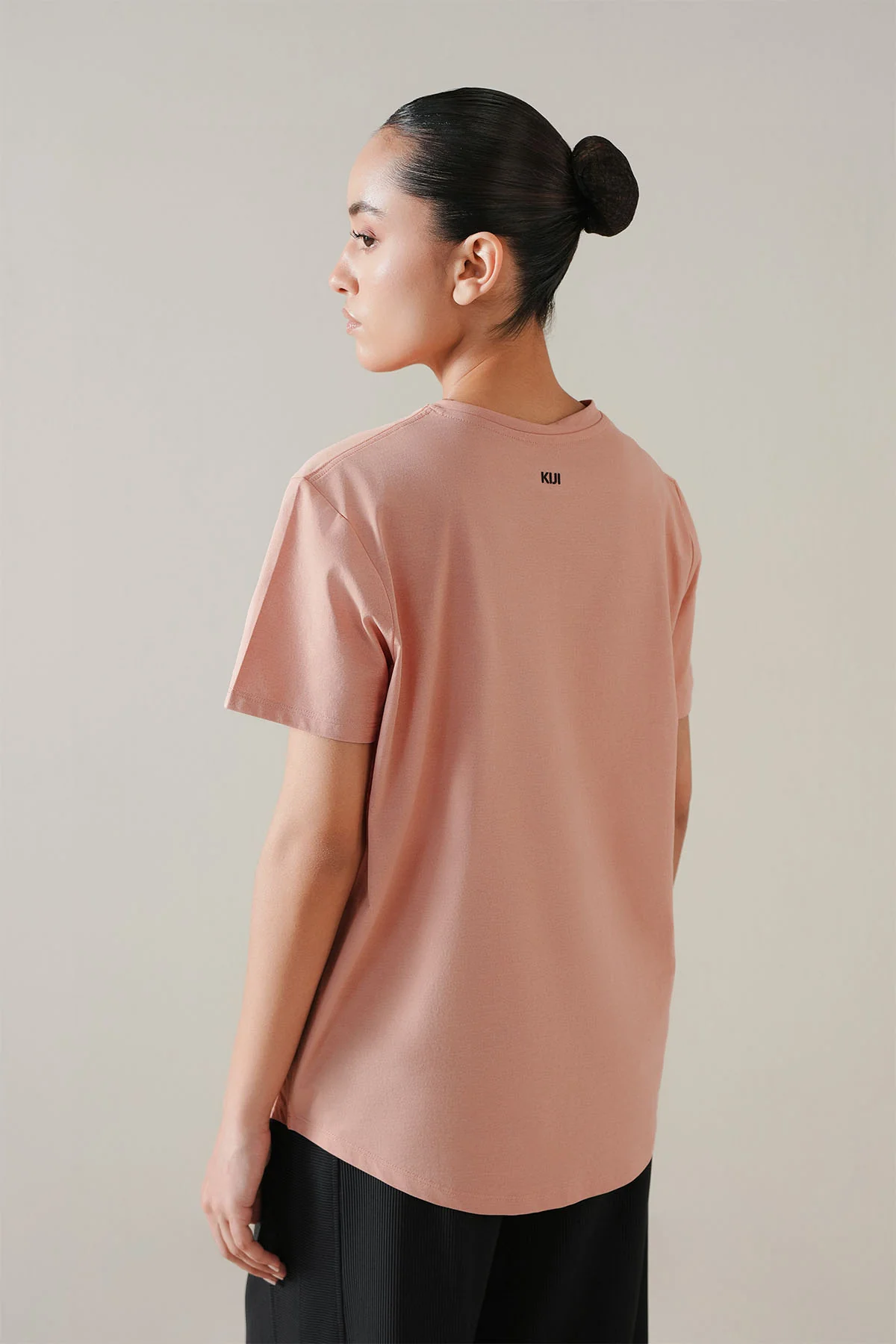 WOMEN ACTIVE V-NECK - Image 5